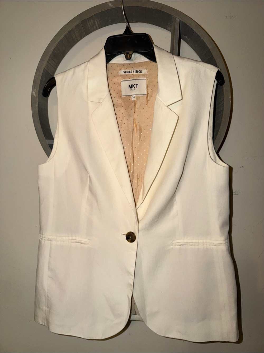 MKT Studio Vest in Craie (Savile / Rock collection)